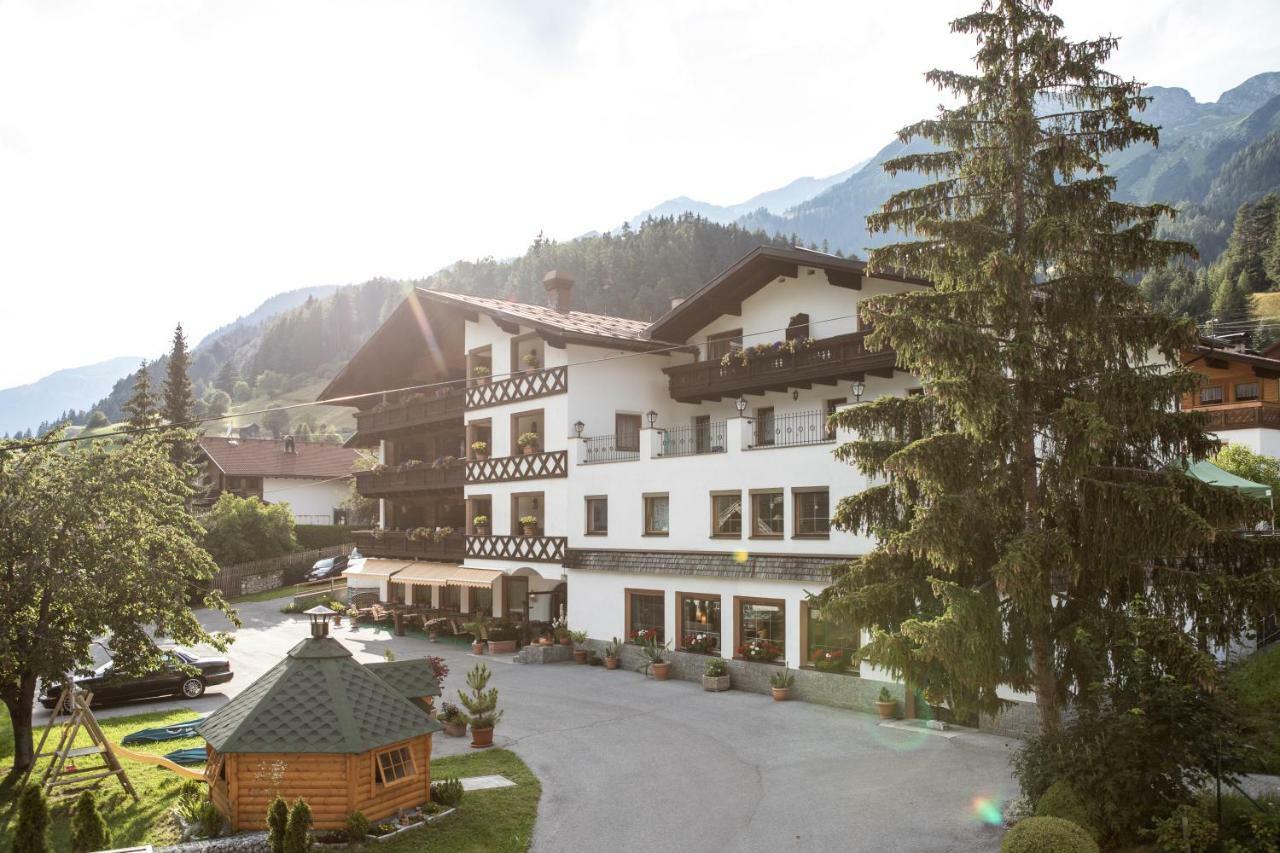 Hotel Alpina Superior Pettneu am Arlberg Exterior foto